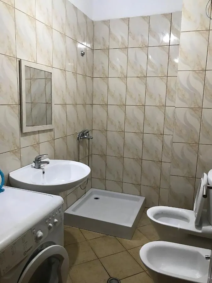 Max'S Holiday Apartment Vlore Albania