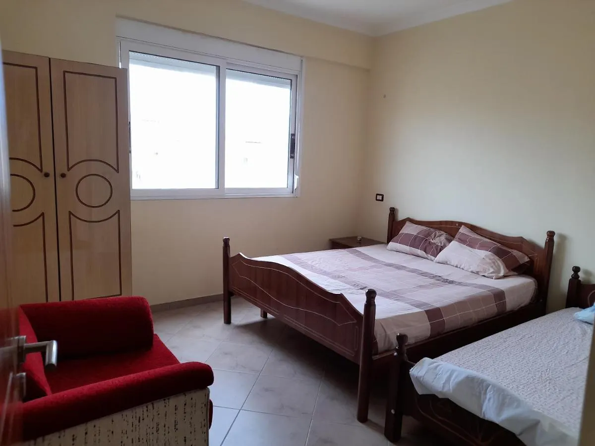 Max'S Holiday Apartment Vlore