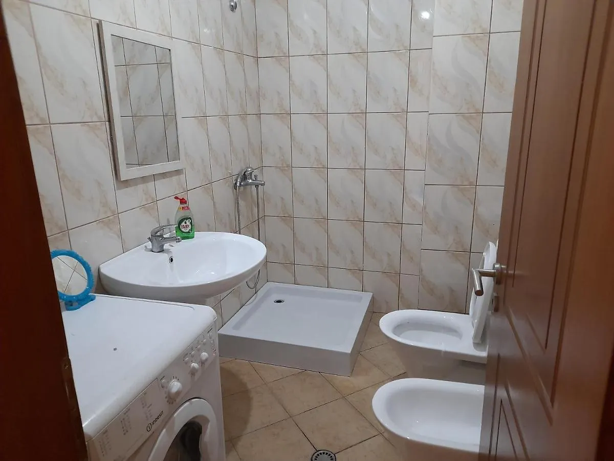 Max'S Holiday Apartment Vlore